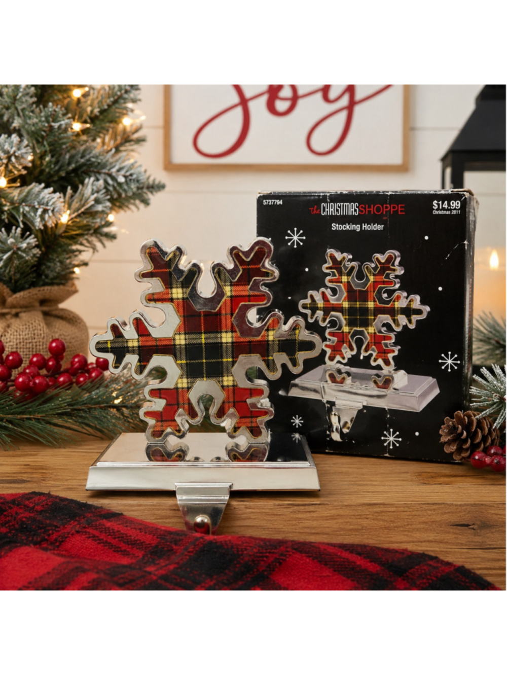 Hobby Lobby Christmas Shoppe Plaid Snowflake Stocking Holder Metal 2011 NIB